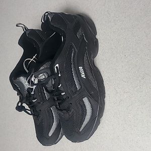 New mens AVIA Cantilever size 10